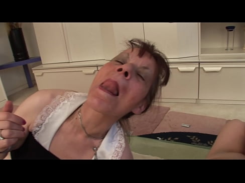 ❤️ Två mormödrar och en farfar har en trekant ❤️❌ Pornvideo at us ❌❤