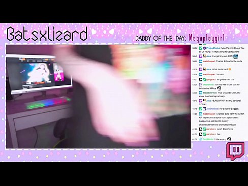 ❤️ GAMER GLÖMDE ATT STÄNGA AV STRÖMMEN OCH SPRUTAR LIVE I SÄNDNING ❤️❌ Pornvideo at us ❌❤